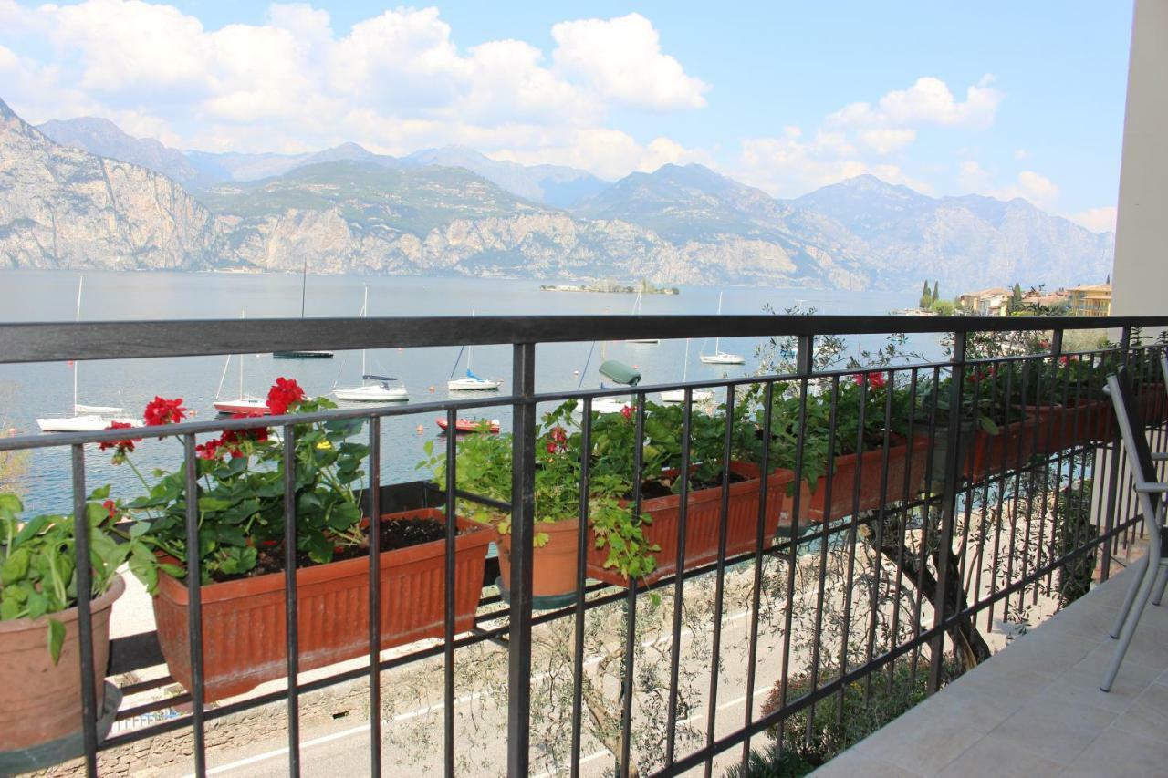 Casa Ines Fronte Lago Aparthotel Brenzone sul Garda Luaran gambar