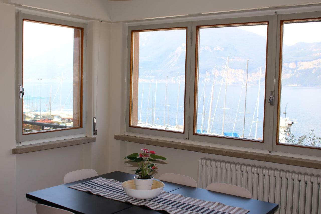 Casa Ines Fronte Lago Aparthotel Brenzone sul Garda Luaran gambar